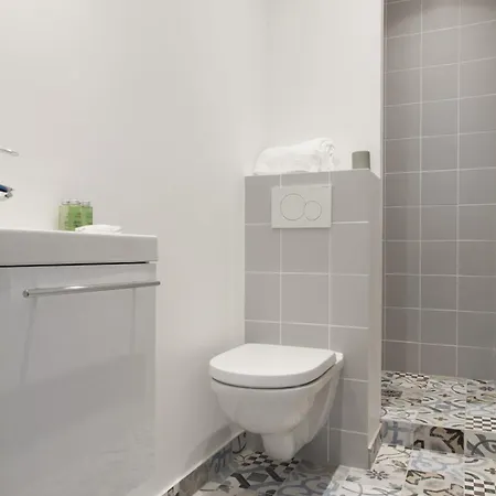 Διαμέρισμα Serenty - 2br - Heart Of St-germain & Odeon